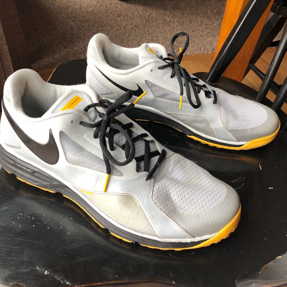 Nike Livestrong Edition Lunar Trainers Size 14
